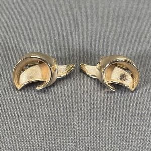 Vintage Crown Trifari Clip on Earrings Gold Tone Tall Swoop Signed